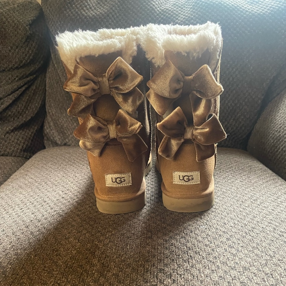 UGG Bailey Bow Boots Size 10